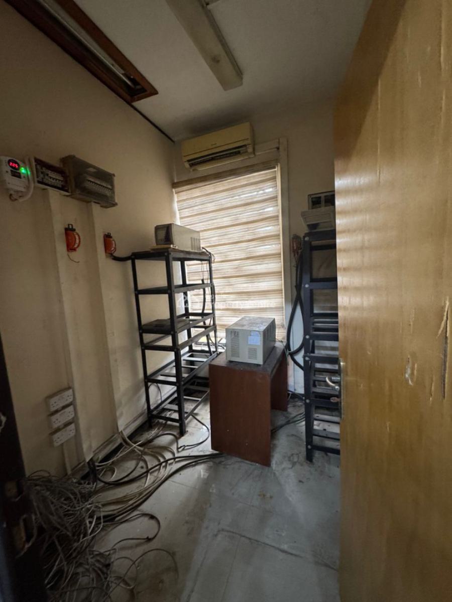 210sqm Office Space, Victoria Island (vi), Lagos, Office Space for Rent
