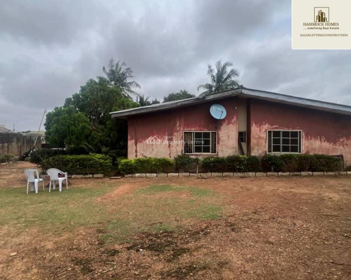 4-bedroom Bungalow Sitting on a 1200 Sqm, Bashorun Housing Estate, Ibadan, Oyo, Detached Bungalow for Sale