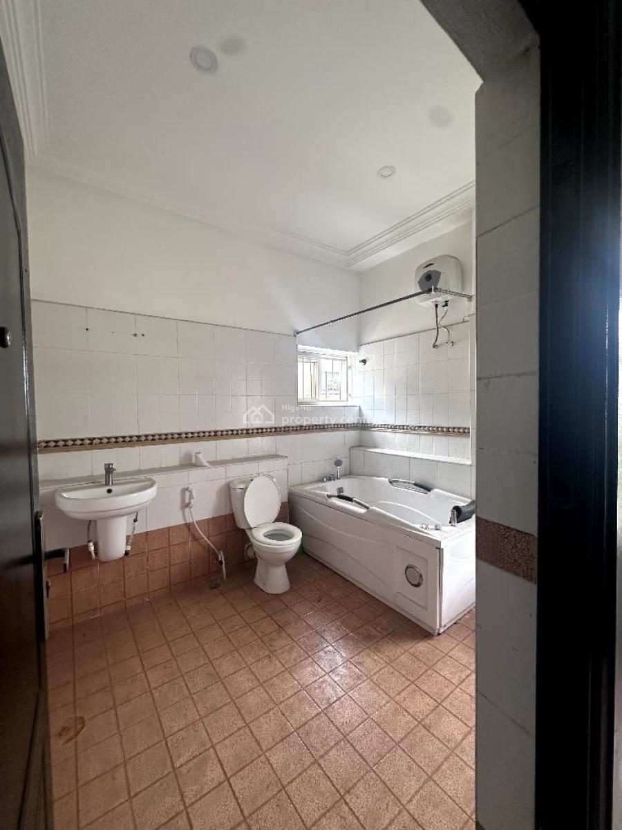 5-bedroom  Semi-detached House with a Bq, Lekki Phase 1, Lekki, Lagos, Semi-detached Duplex for Rent