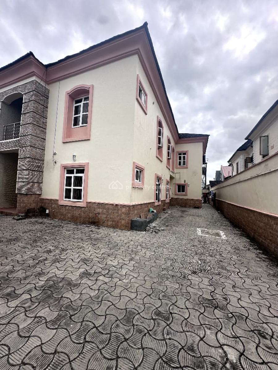 5-bedroom  Semi-detached House with a Bq, Lekki Phase 1, Lekki, Lagos, Semi-detached Duplex for Rent