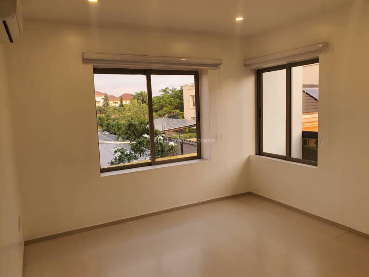 Well Maintained 2 Bedroom Flat, Banana Island, Ikoyi, Lagos, Flat / Apartment for Sale