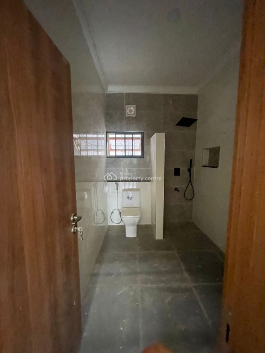 4 Bedrooms Terraced Duplex and a Bq, Guzape District, Abuja, Terraced Duplex for Sale