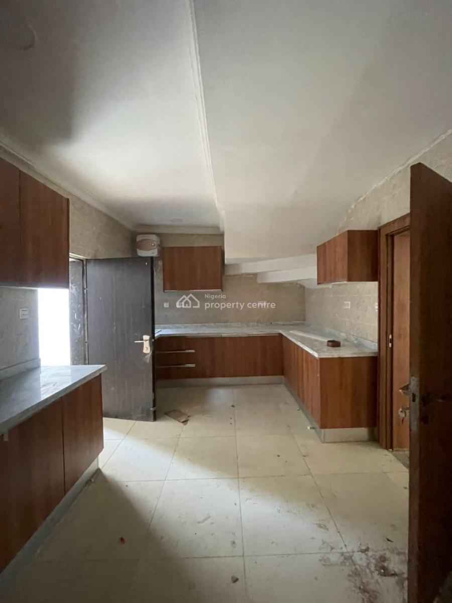 4 Bedrooms Terraced Duplex and a Bq, Guzape District, Abuja, Terraced Duplex for Sale