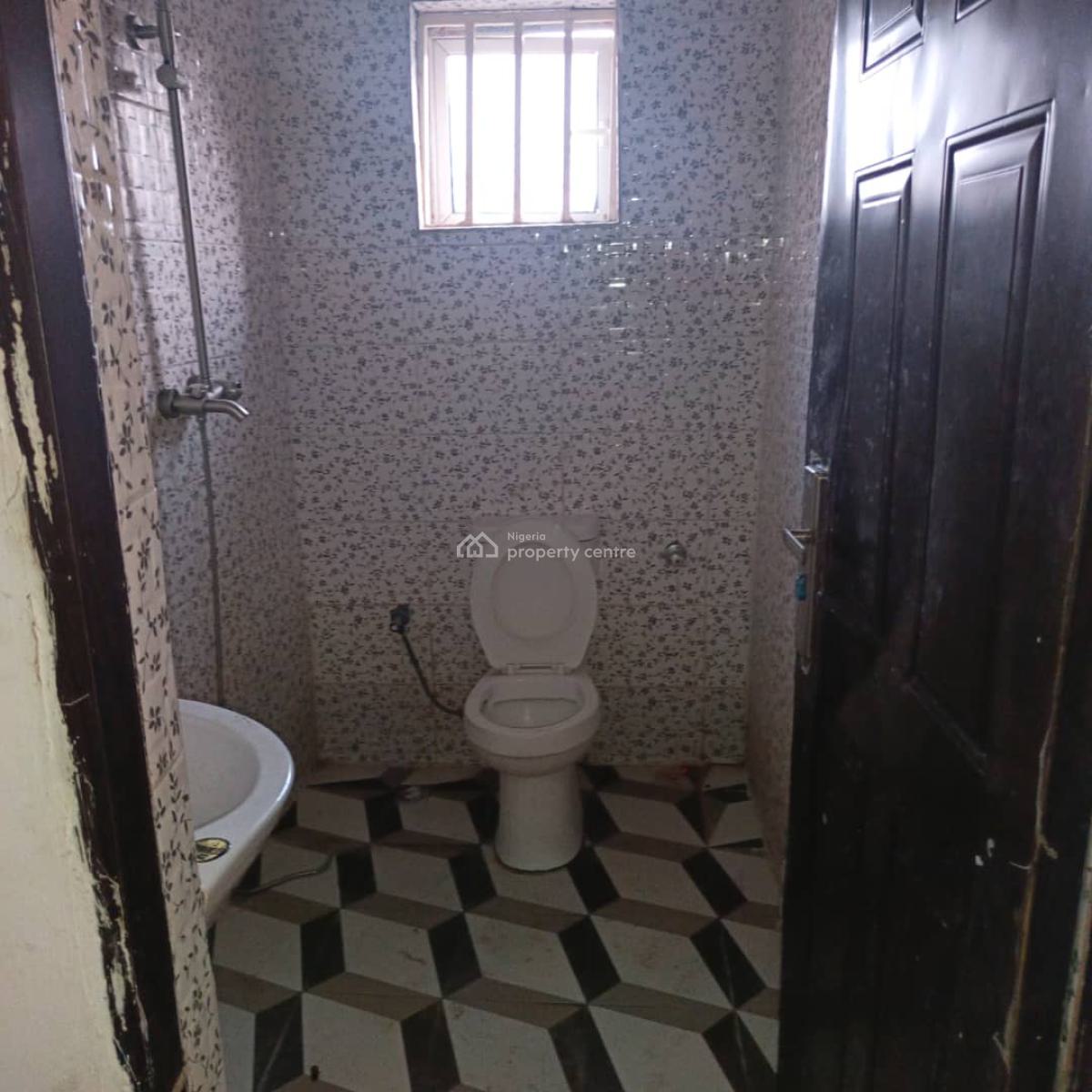 Excellent Spacious 2 Bedroom Apartment, By Dunamis Church, Lugbe District, Abuja, Flat / Apartment for Rent