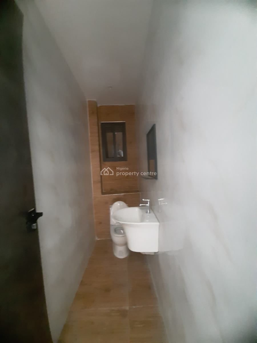Tastefully Finished and Serviced with 24 Hours Power Supply, 2 Bedrooms En-suite, Lekki Phase 1, Lekki, Lagos, Flat / Apartment for Sale