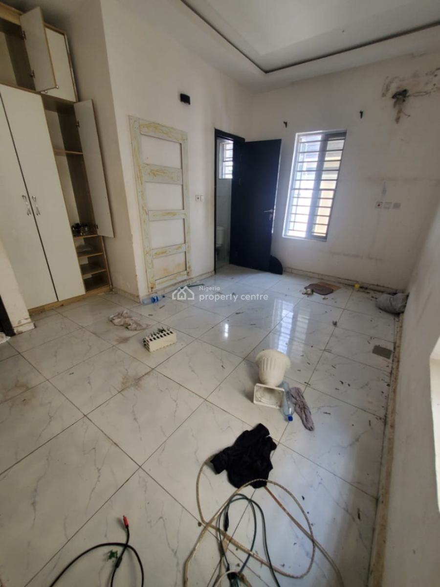 5 Bedroom Duplex, Lekki Phase 1, Lekki, Lagos, Office Space for Rent