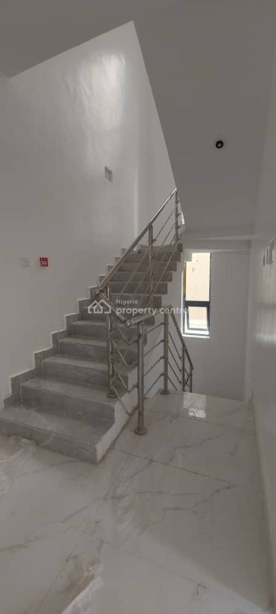 5 Bedroom Duplex, Lekki Phase 1, Lekki, Lagos, Office Space for Rent