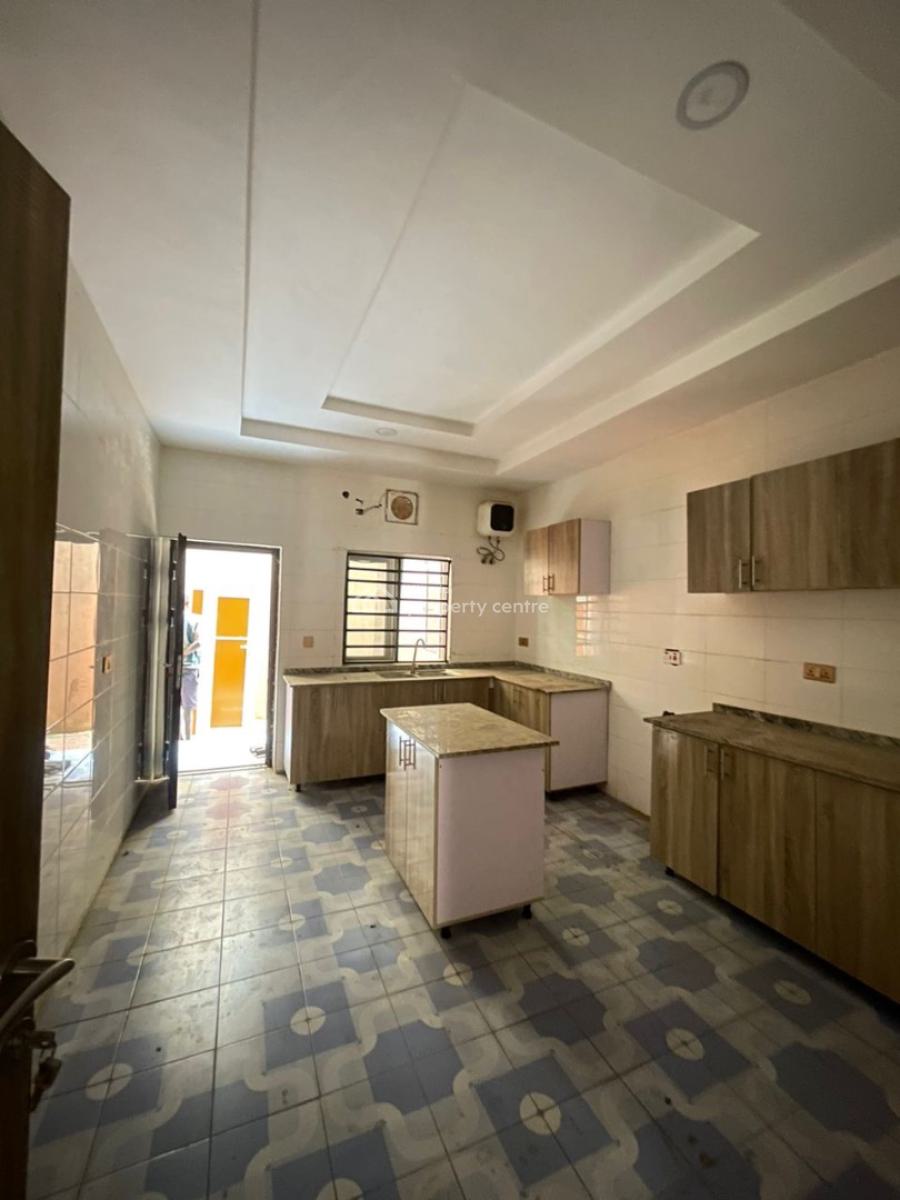 4 Bedroom Terrace Duplex and a Bq, Guzape District, Abuja, Terraced Duplex for Rent