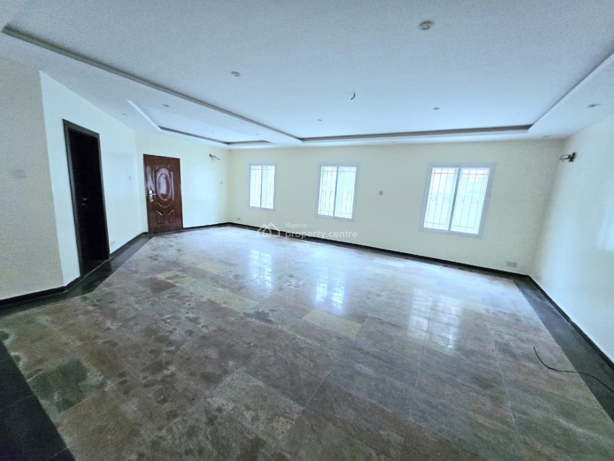 Neatly Built 3 Bedroom Apartment with Bq, Lekki Phase 1, Lekki, Lagos, Flat / Apartment for Rent