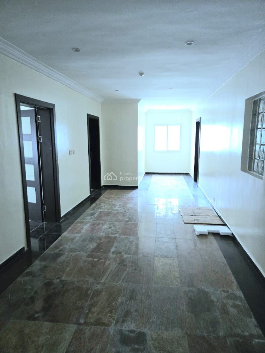 Neatly Built 3 Bedroom Apartment with Bq, Lekki Phase 1, Lekki, Lagos, Flat / Apartment for Rent