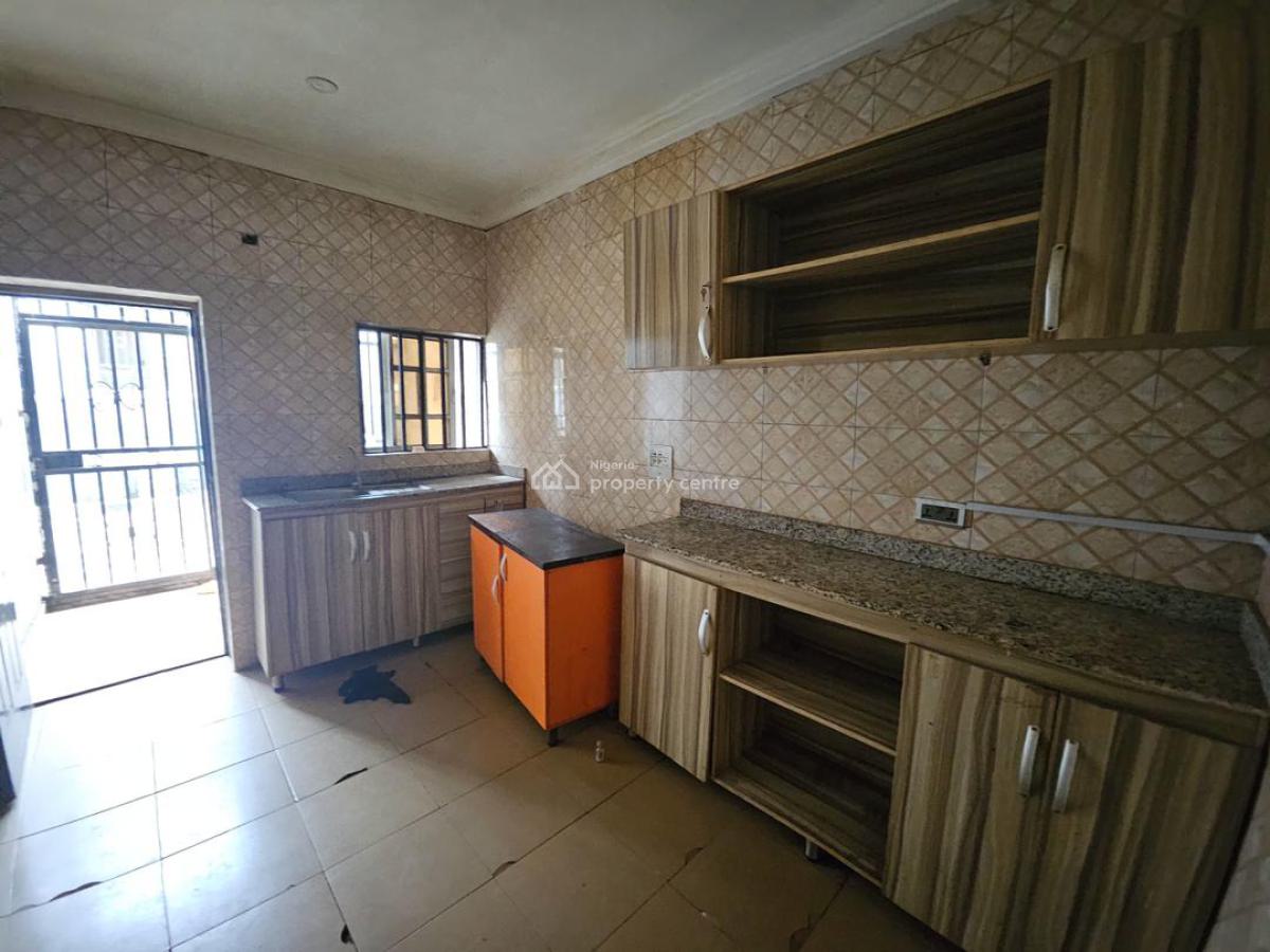 Very Spacious 3 Bedroom Flat, Emerald Flower City Estate, Lokogoma District, Abuja, Flat / Apartment for Rent