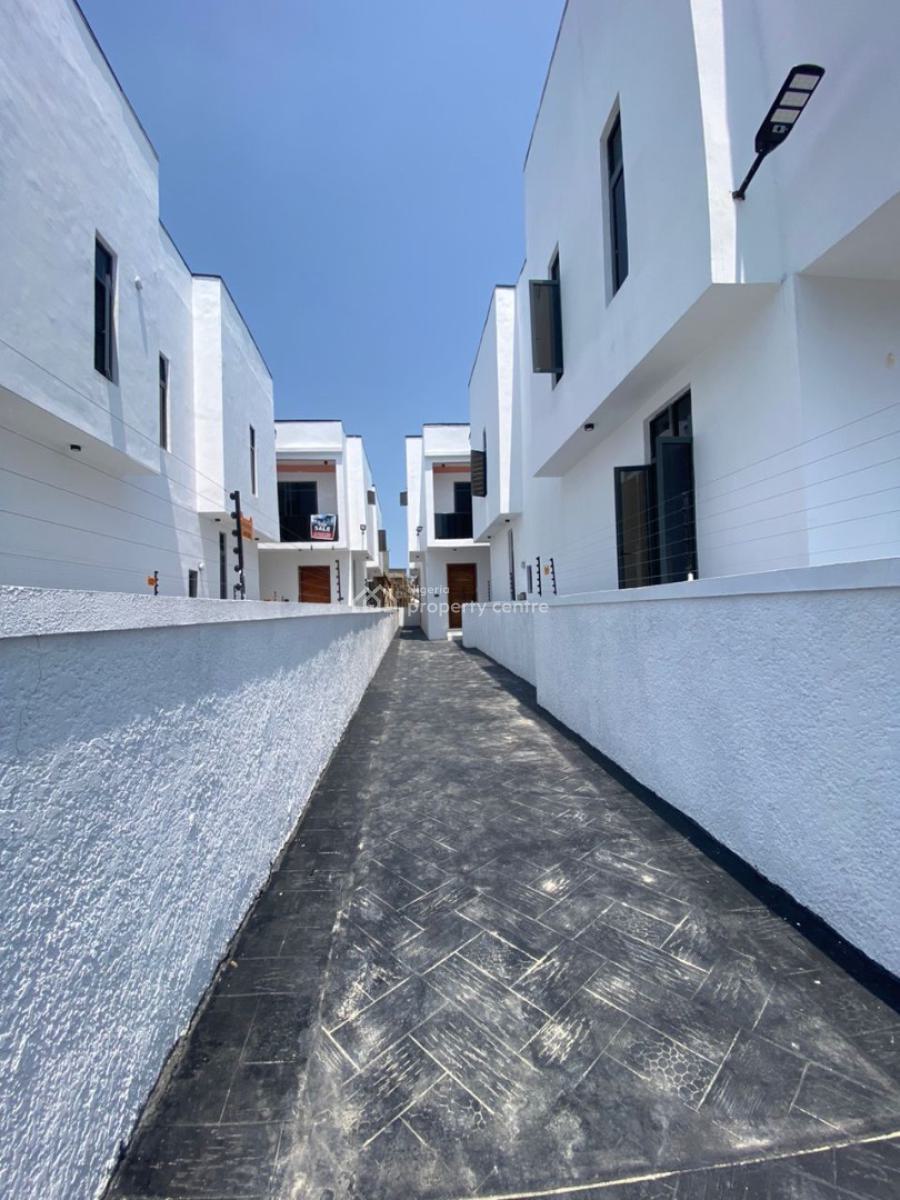 4 Bedroom Fully Detached Duplex with Bq, Ikota Gra, Lekki, Lagos, Detached Duplex for Sale