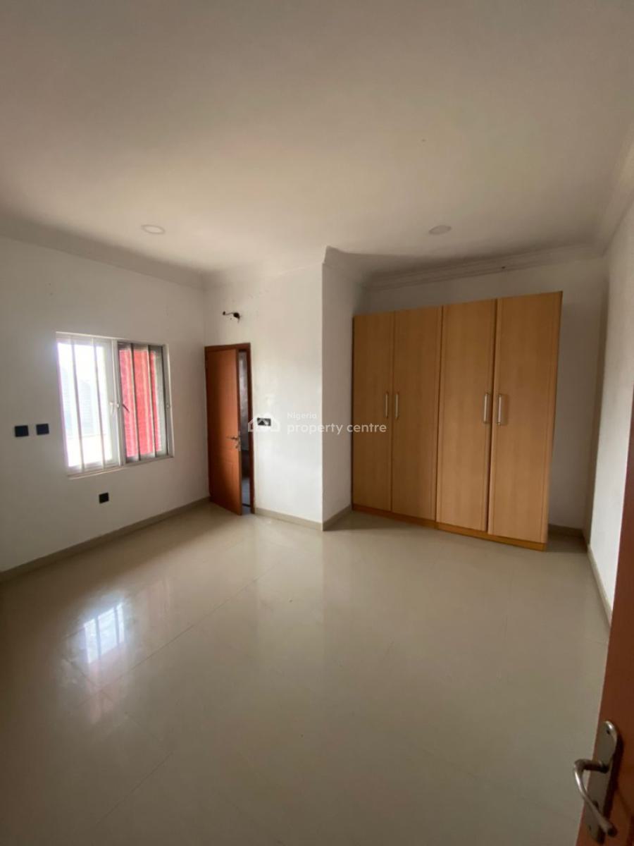 4 Bedroom Duplex with Bq  Location in an Estate Off Alpha Beach Road(n, Location in an Estate Off Alpha Beach Road(new Road)  Lekki, Lekki, Lagos, Terraced Duplex for Rent