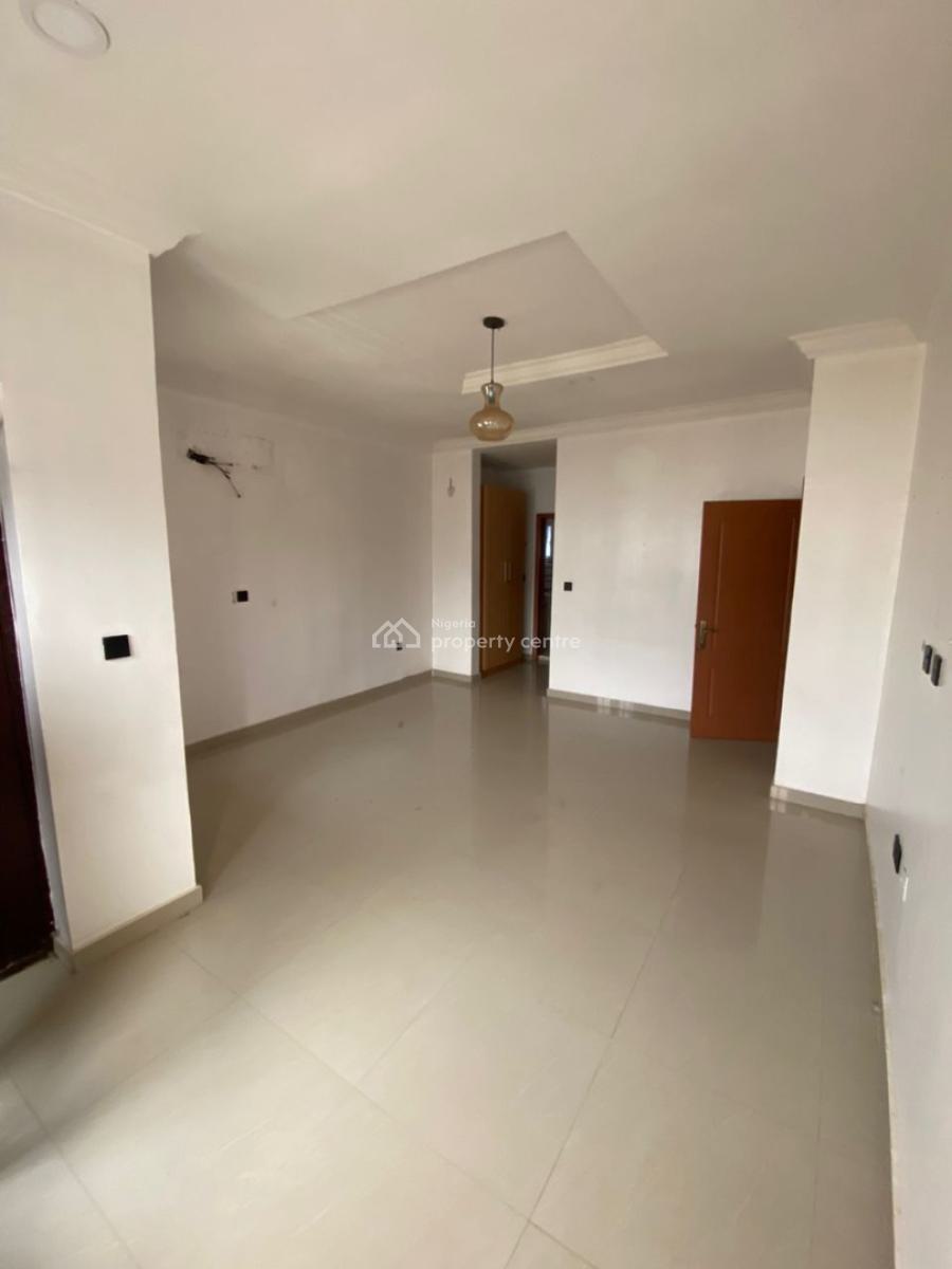 4 Bedroom Duplex with Bq  Location in an Estate Off Alpha Beach Road(n, Location in an Estate Off Alpha Beach Road(new Road)  Lekki, Lekki, Lagos, Terraced Duplex for Rent