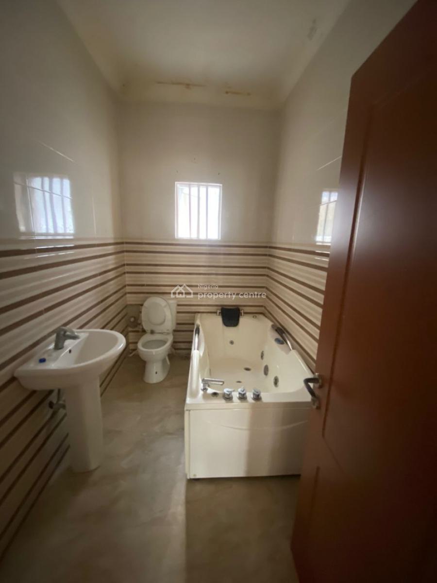 4 Bedroom Duplex with Bq  Location in an Estate Off Alpha Beach Road(n, Location in an Estate Off Alpha Beach Road(new Road)  Lekki, Lekki, Lagos, Terraced Duplex for Rent