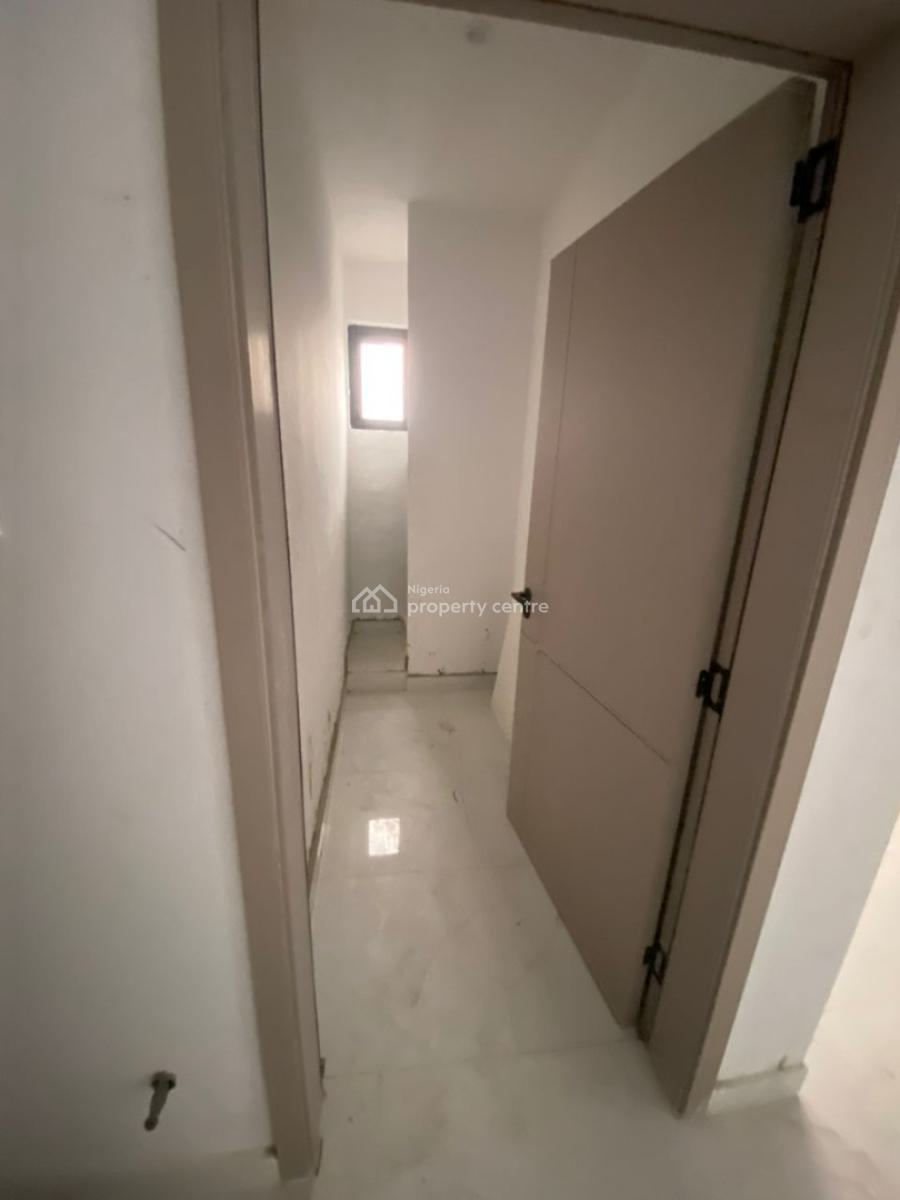 Three Bedroom Penthouse with Bq, Lekki Phase 1, Lekki, Lagos, Flat / Apartment for Sale