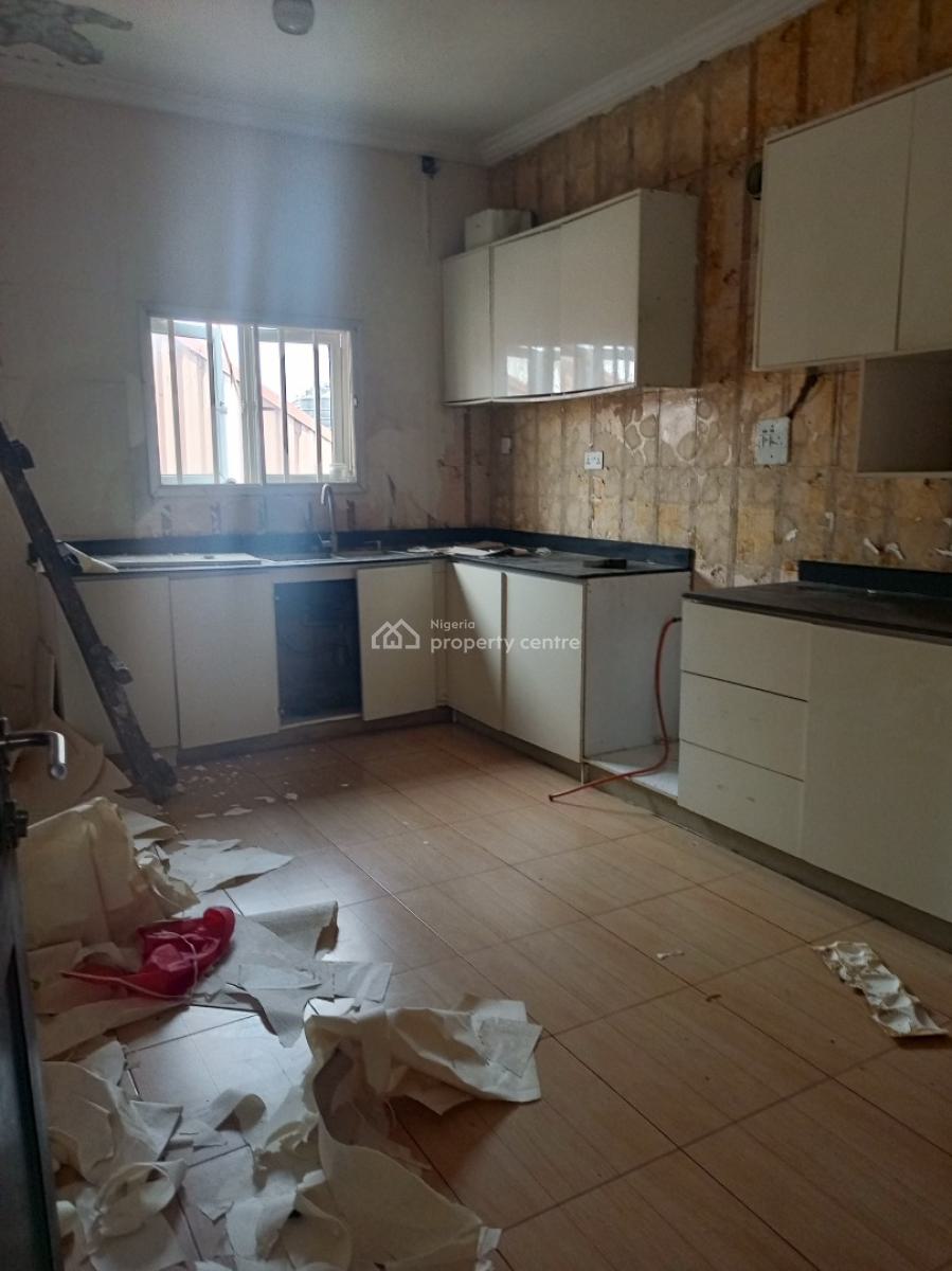 Fully Serviced 4 Bedroom Terrace Secured Estate, Osapa, Lekki, Lagos, Terraced Duplex for Rent