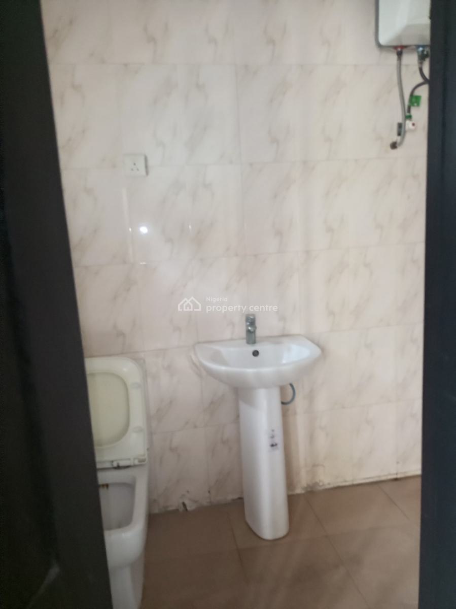 Fully Serviced 4 Bedroom Terrace Secured Estate, Osapa, Lekki, Lagos, Terraced Duplex for Rent