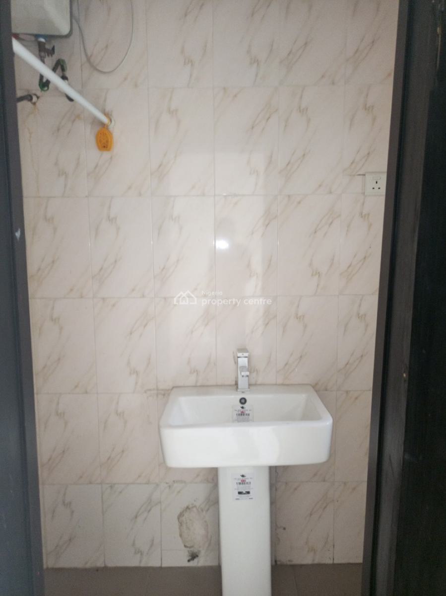 Fully Serviced 4 Bedroom Terrace Secured Estate, Osapa, Lekki, Lagos, Terraced Duplex for Rent