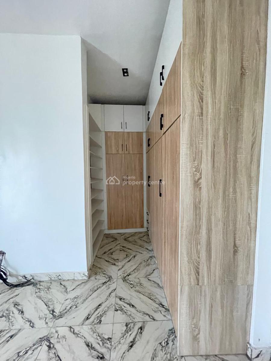 Spacious Master Bedroom, Orchid Road, Lekki Phase 2, Lekki, Lagos, Self Contain (single Rooms) for Rent