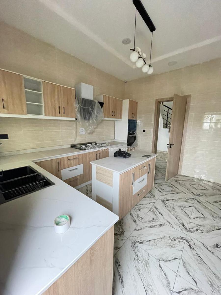 Spacious Master Bedroom, Orchid Road, Lekki Phase 2, Lekki, Lagos, Self Contain (single Rooms) for Rent