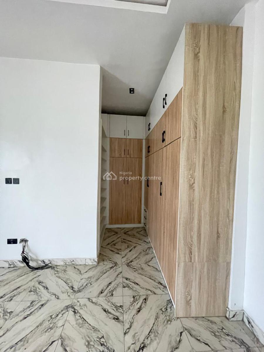 Spacious Master Bedroom, Orchid Road, Lekki Phase 2, Lekki, Lagos, Self Contain (single Rooms) for Rent
