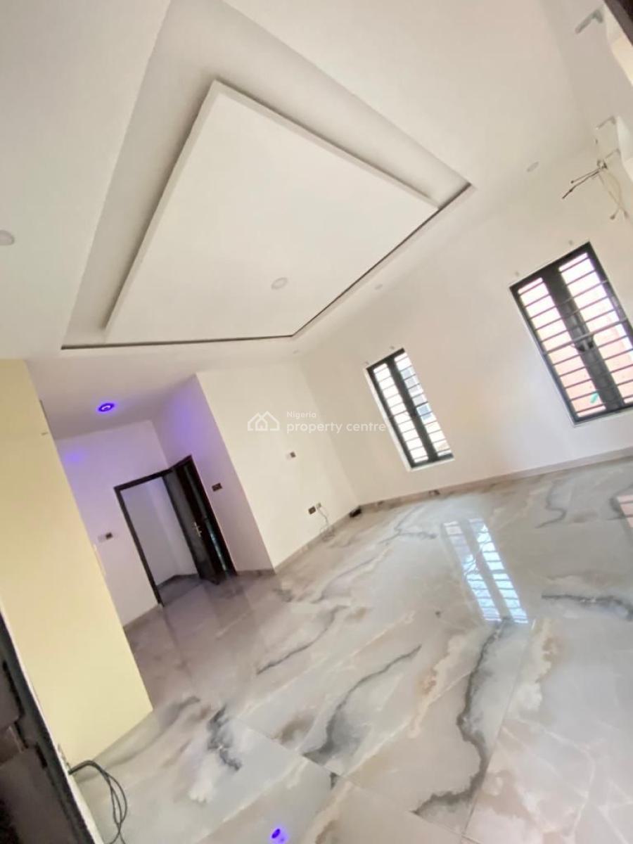 Massive Master Bedroom Apartment in a Well Secured Estate, Chevron, Lekki, Lagos, Flat / Apartment for Rent