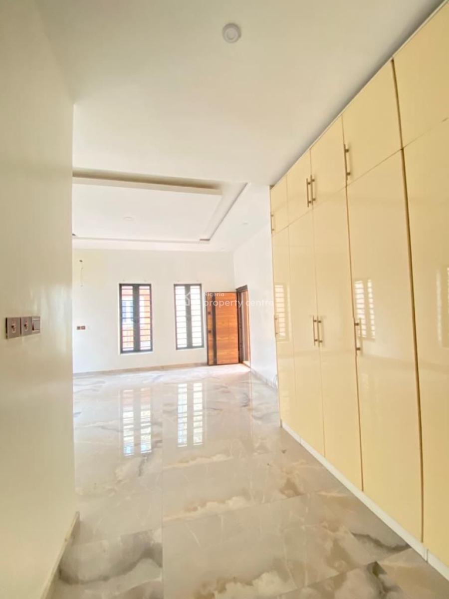 Massive Master Bedroom Apartment in a Well Secured Estate, Chevron, Lekki, Lagos, Flat / Apartment for Rent
