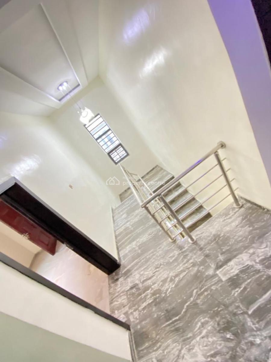 Massive Master Bedroom Apartment in a Well Secured Estate, Chevron, Lekki, Lagos, Flat / Apartment for Rent