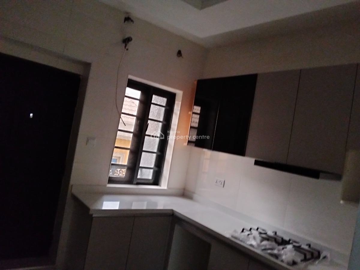 Reasonable Two Bedroom Flat, Lekki Phase 1, Lekki, Lagos, Flat / Apartment for Sale