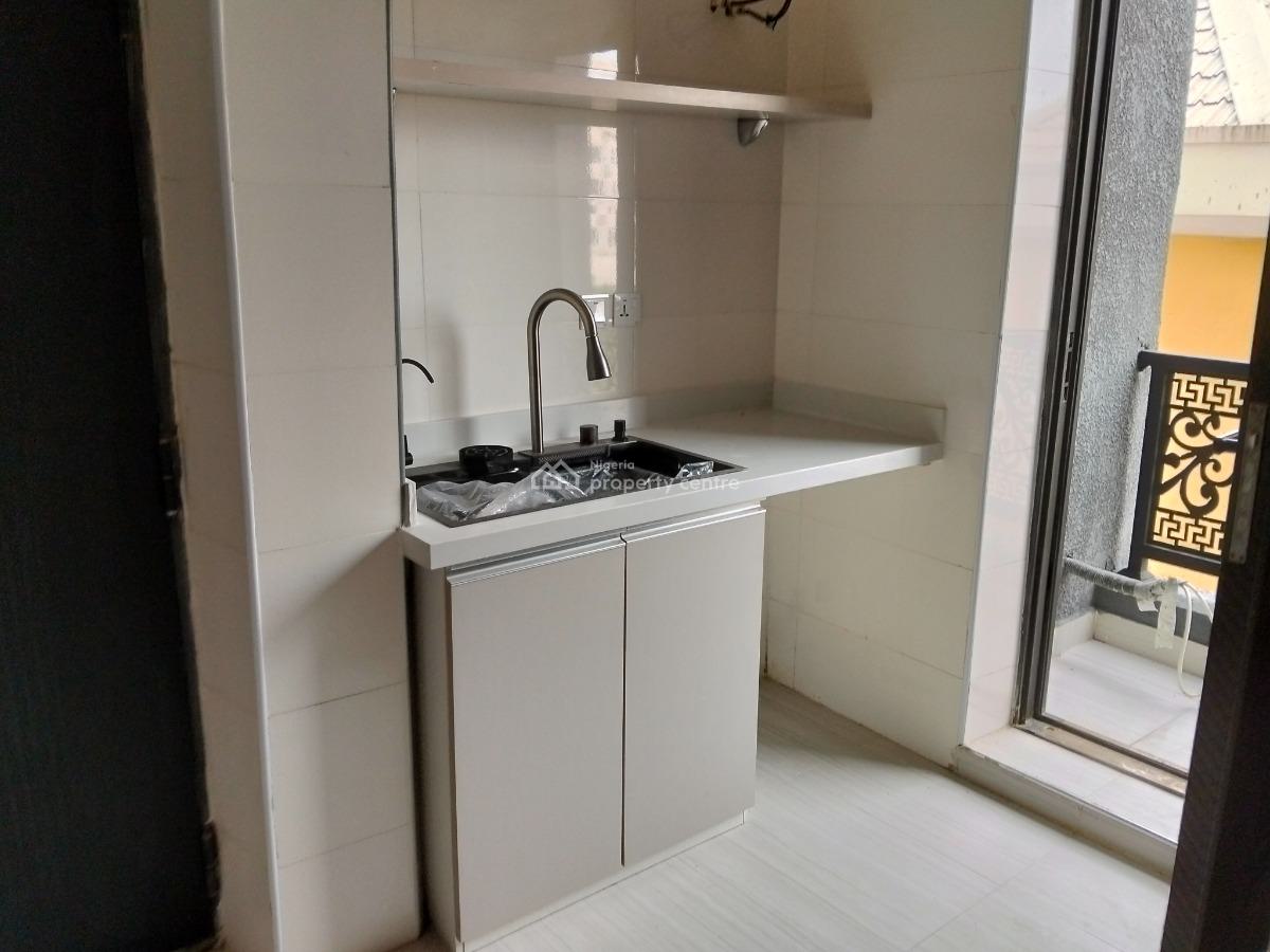 Reasonable Two Bedroom Flat, Lekki Phase 1, Lekki, Lagos, Flat / Apartment for Sale