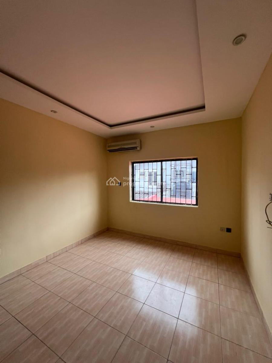 Improved 4-bedroom Semi Detached House, Mobolaji Johnson Estate, Lekki Phase 1, Lekki, Lagos, Semi-detached Duplex for Sale