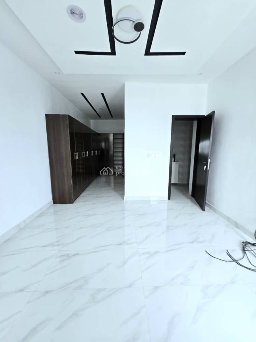 Contemporary Spacious 4 Bedroom Semi-detached Duplex with Bq, Chevron, Lekki, Lagos, Semi-detached Duplex for Sale