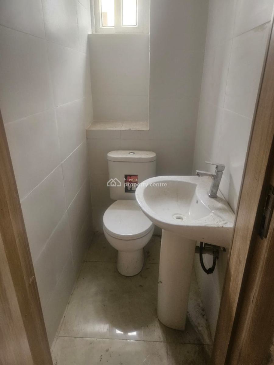 Standard 2 Bedrooms Apartment, Chevron, Lekki, Lagos, Flat / Apartment for Rent