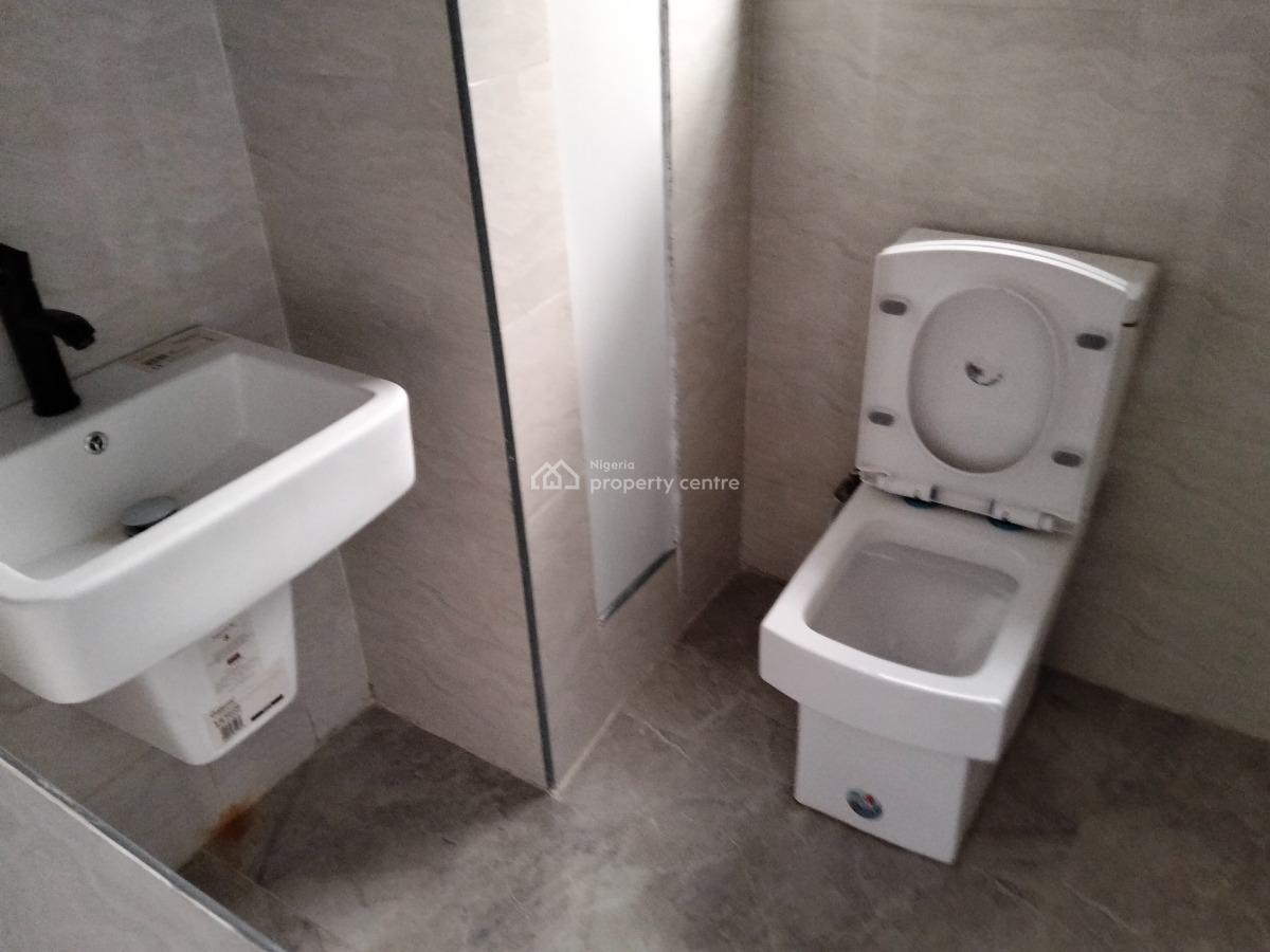 Exquisite Three Bedroom Flat, Lekki Phase 1, Lekki, Lagos, Flat / Apartment for Sale