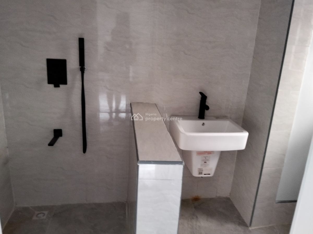 Exquisite Three Bedroom Flat, Lekki Phase 1, Lekki, Lagos, Flat / Apartment for Sale
