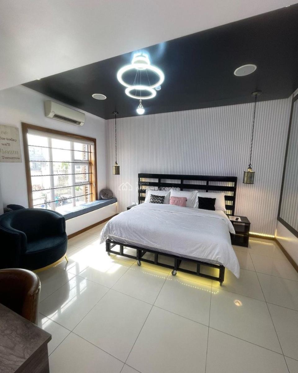 Newly Fresh Baked My Luxury 1/2 Bedroom Beach View, Pool, Snooker,, Lekki Phase 1, Lekki, Lagos, Flat / Apartment Short Let
