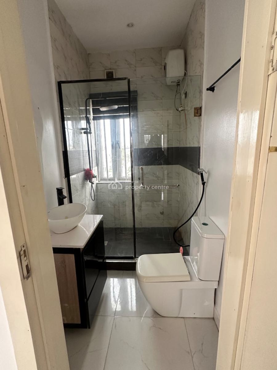 Luxury 3 Bedrooms Apartment with a Bq, Off Admiralty Way, Lekki Phase 1, Lekki, Lagos, Flat / Apartment for Sale