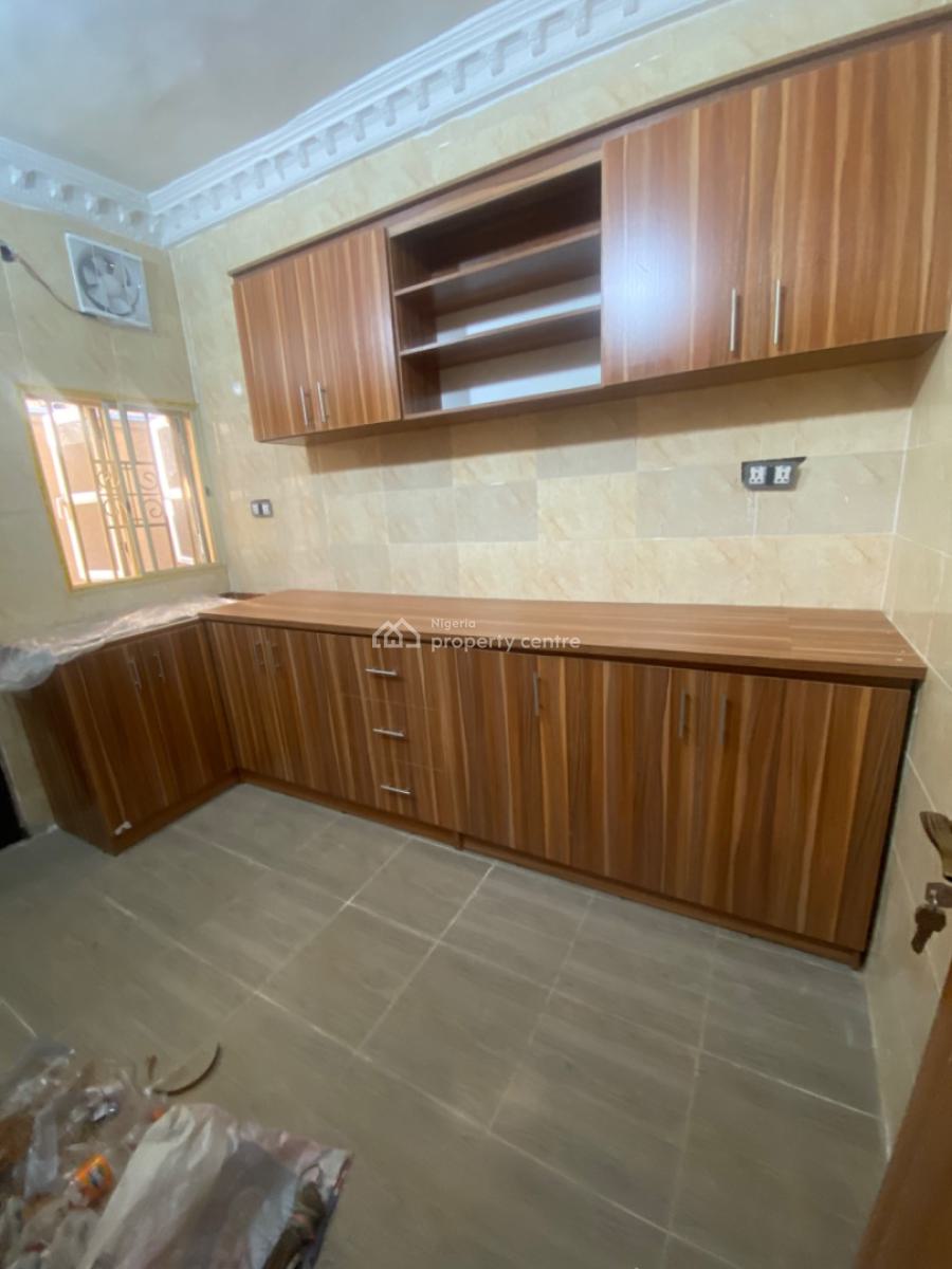 Various 2bedrooms with 3toilets Spacious and Well Maintained, Off Bisola Durosinmi Etti Drive Lekki Phase 1, Lekki Phase 1, Lekki, Lagos, Flat / Apartment for Rent