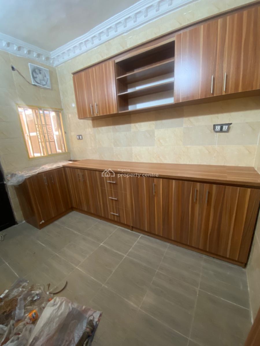 Various 2bedrooms with 3toilets Spacious and Well Maintained, Off Bisola Durosinmi Etti Drive Lekki Phase 1, Lekki Phase 1, Lekki, Lagos, Flat / Apartment for Rent