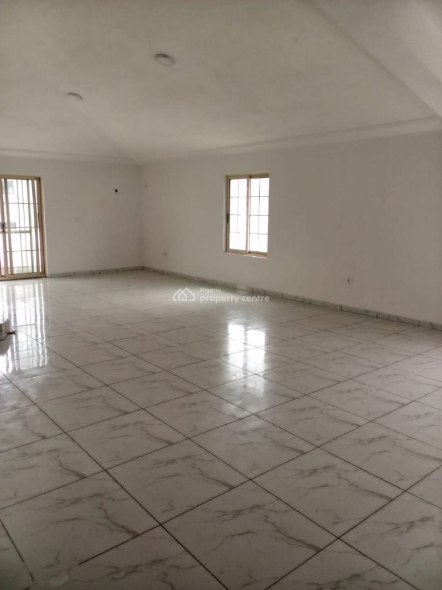 Very Spacious 2 Bedroom Flat, Off Admiralty Way, Lekki Phase 1, Lekki, Lagos, Flat / Apartment for Rent