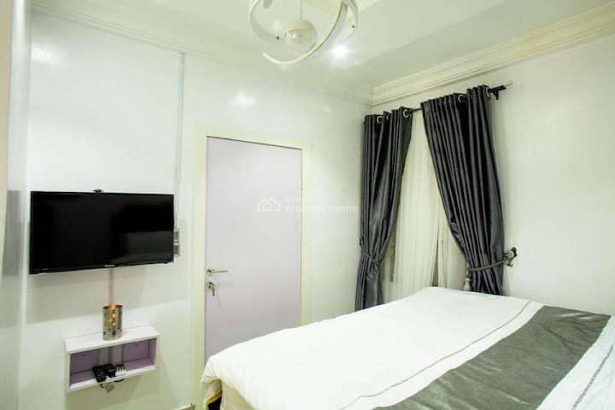 Fully Furnished & Serviced Miniflat + Swimming Pool, Ikate Elegushi, Lekki, Lagos, Mini Flat (room and Parlour) for Rent