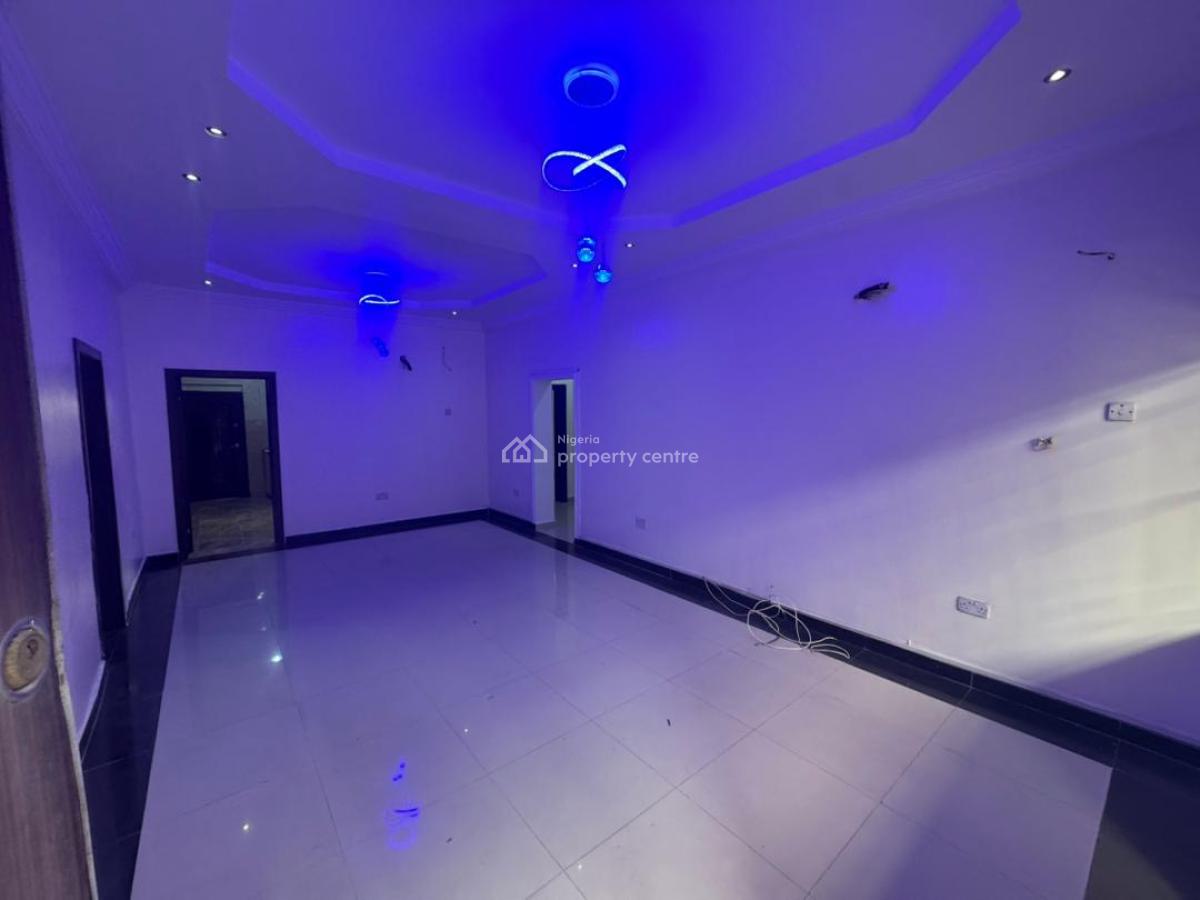 Nice and Spacious 2bedroom Flat at Lekki Phase 1, Off Admiralty Way Lekki Phase 1, Lekki Phase 1, Lekki, Lagos, Flat / Apartment for Rent