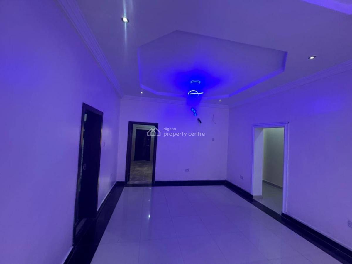 Nice and Spacious 2bedroom Flat at Lekki Phase 1, Off Admiralty Way Lekki Phase 1, Lekki Phase 1, Lekki, Lagos, Flat / Apartment for Rent