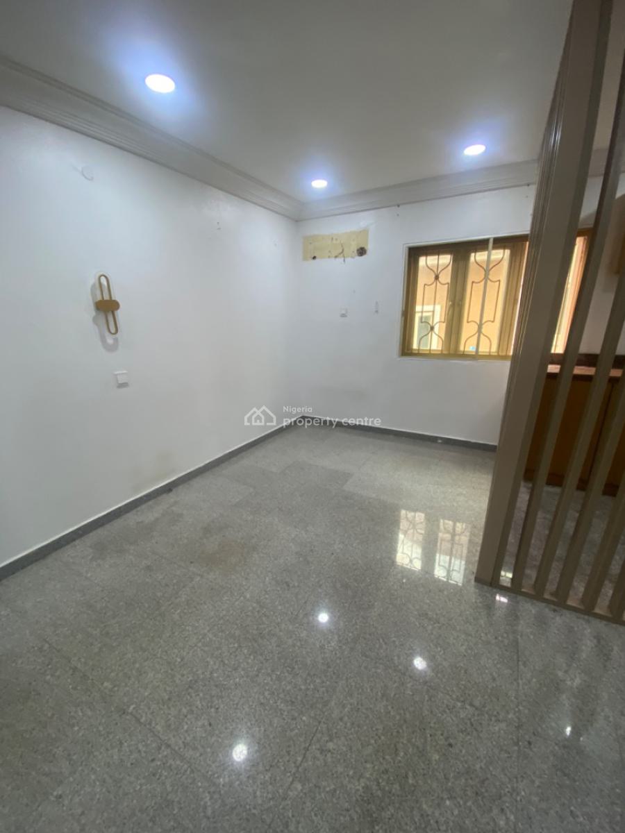 Nice and Spacious 2bedroom Flat at Lekki Phase 1, Off Admiralty Way Lekki Phase 1, Lekki Phase 1, Lekki, Lagos, Flat / Apartment for Rent