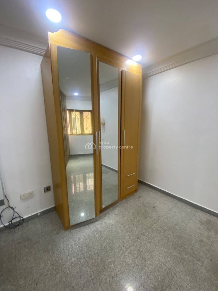Nice and Spacious 2bedroom Flat at Lekki Phase 1, Off Admiralty Way Lekki Phase 1, Lekki Phase 1, Lekki, Lagos, Flat / Apartment for Rent