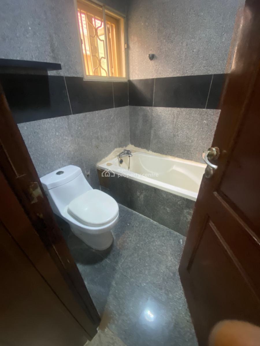 Nice and Spacious 2bedroom Flat at Lekki Phase 1, Off Admiralty Way Lekki Phase 1, Lekki Phase 1, Lekki, Lagos, Flat / Apartment for Rent