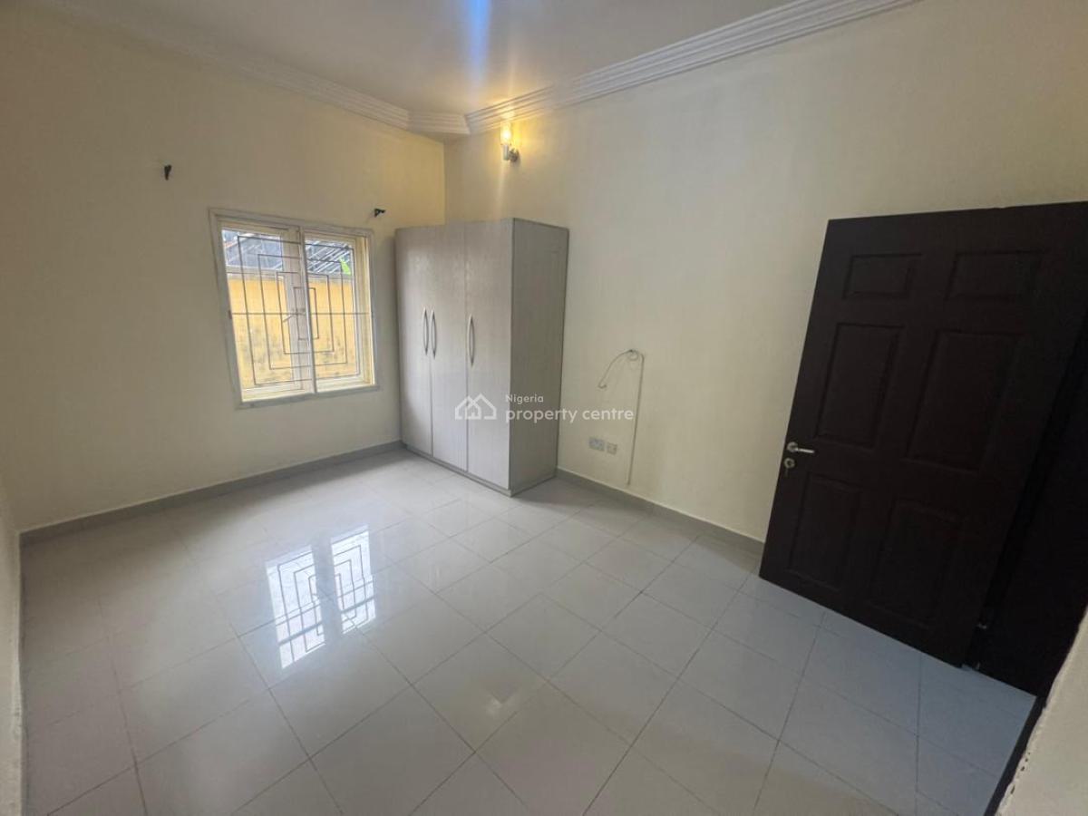 Nice and Spacious 2bedroom Flat at Lekki Phase 1, Off Admiralty Way Lekki Phase 1, Lekki Phase 1, Lekki, Lagos, Flat / Apartment for Rent