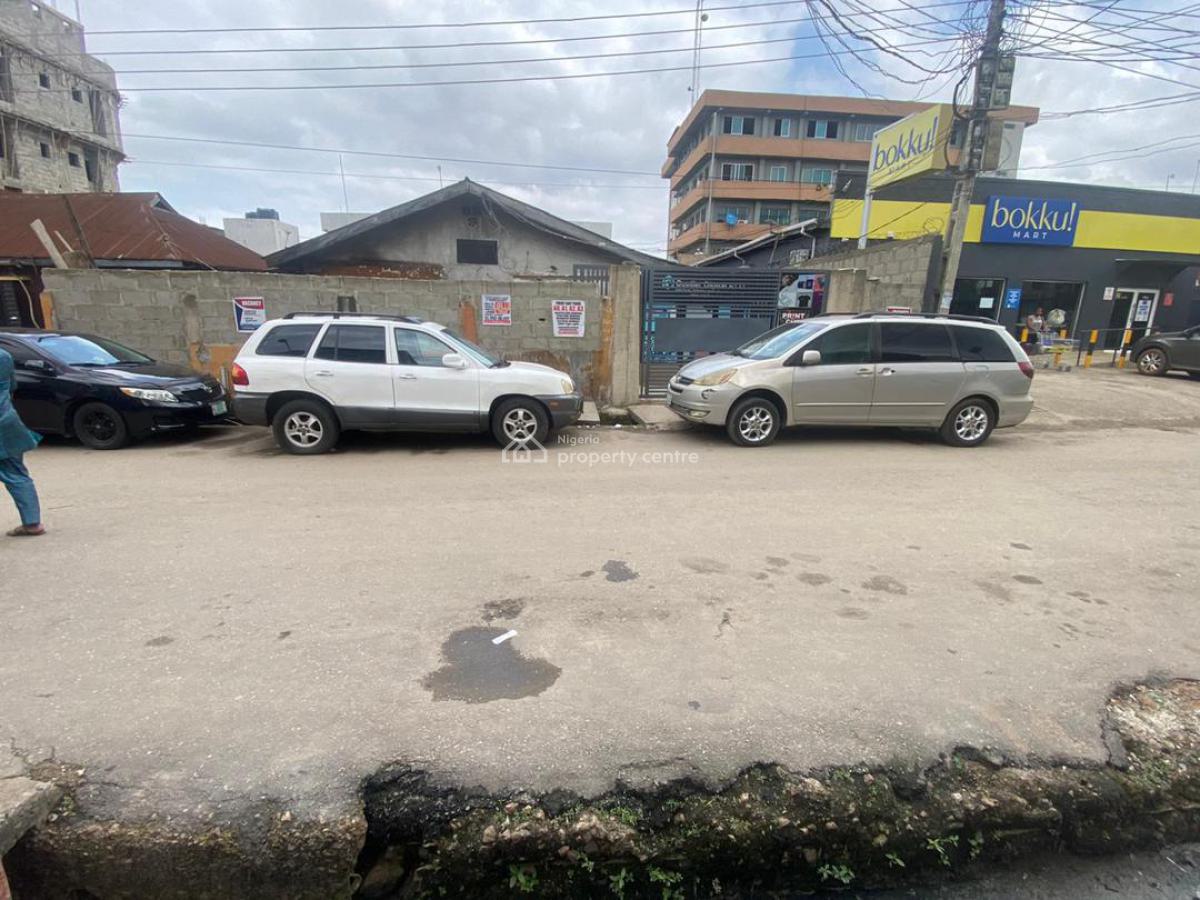Demolishable Building on a Plot of Land (60ft By 120), Beside Bokku Supermarket,, Ikeja Gra, Ikeja, Lagos, Land for Sale