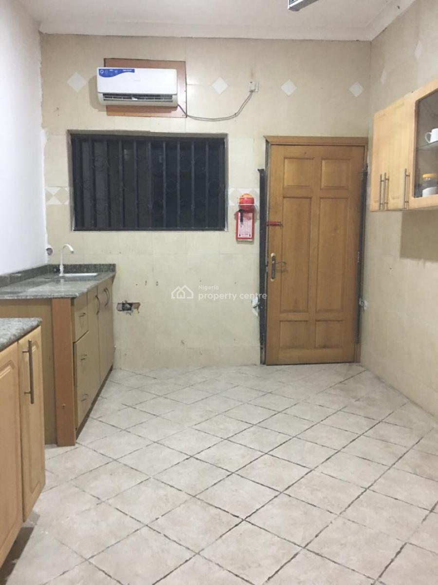 3 Bedroom Apartment, Dideolu Estate, Victoria Island (vi), Lagos, Flat / Apartment for Rent